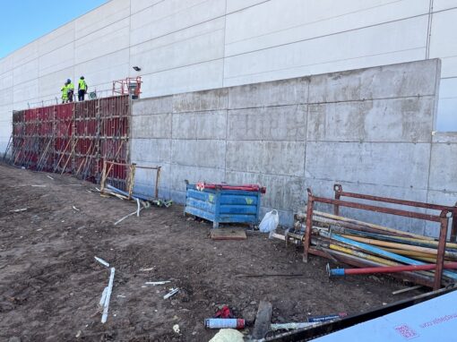 Walls in the extension of Urzante’s warehouse.